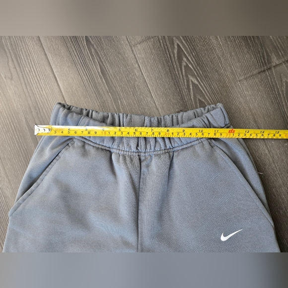 Nike Gray Jogger Sweatpants with Elastic Waistband/Kids - Picture 4 of 8